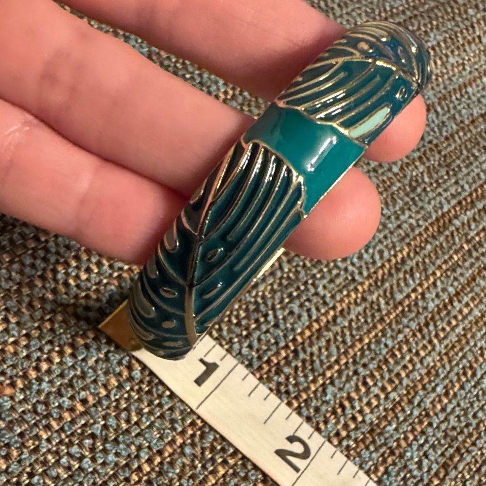3032 NWOT Sequin Enamel‎ bracelet